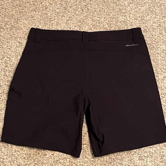 NWOT Eddie Bauer Women’s Rainier Hiking Cargo Water repellent shorts size 4 - Picture 8 of 14